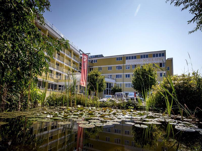 Novapark Flugzeughotel 3*