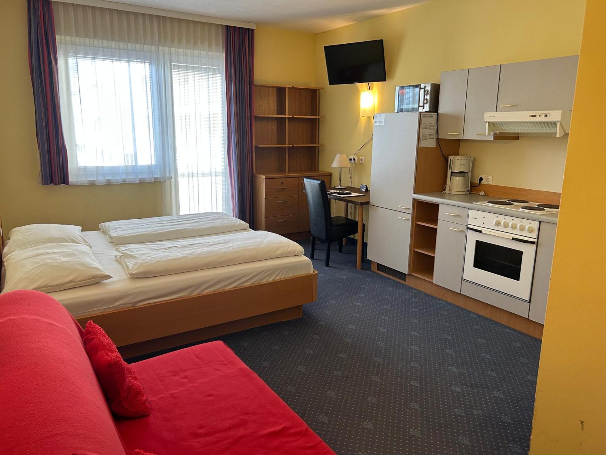 Novapark Flugzeughotel 3*